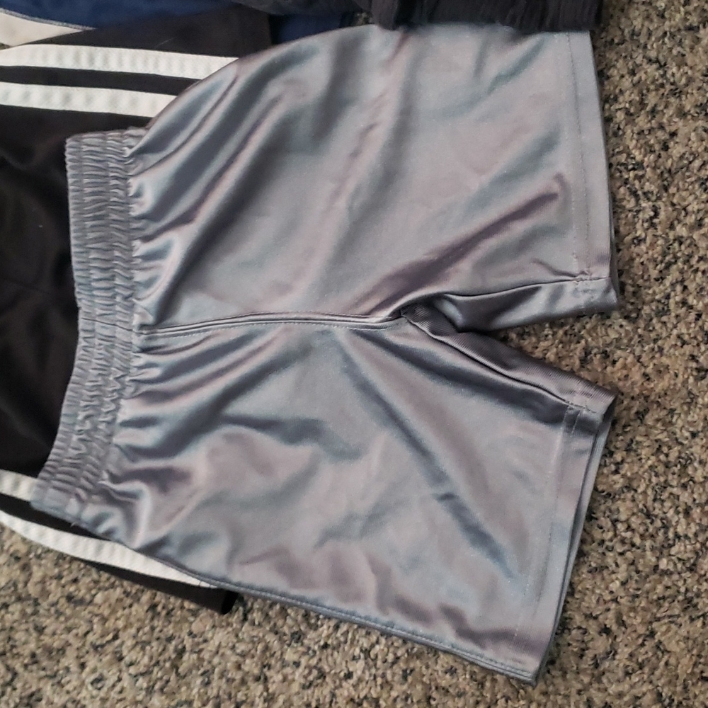 Shorts - Picture 2 of 5